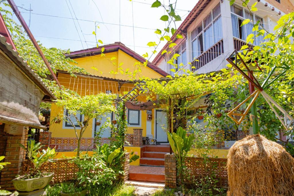 Hue Lotus Homestay Экстерьер фото